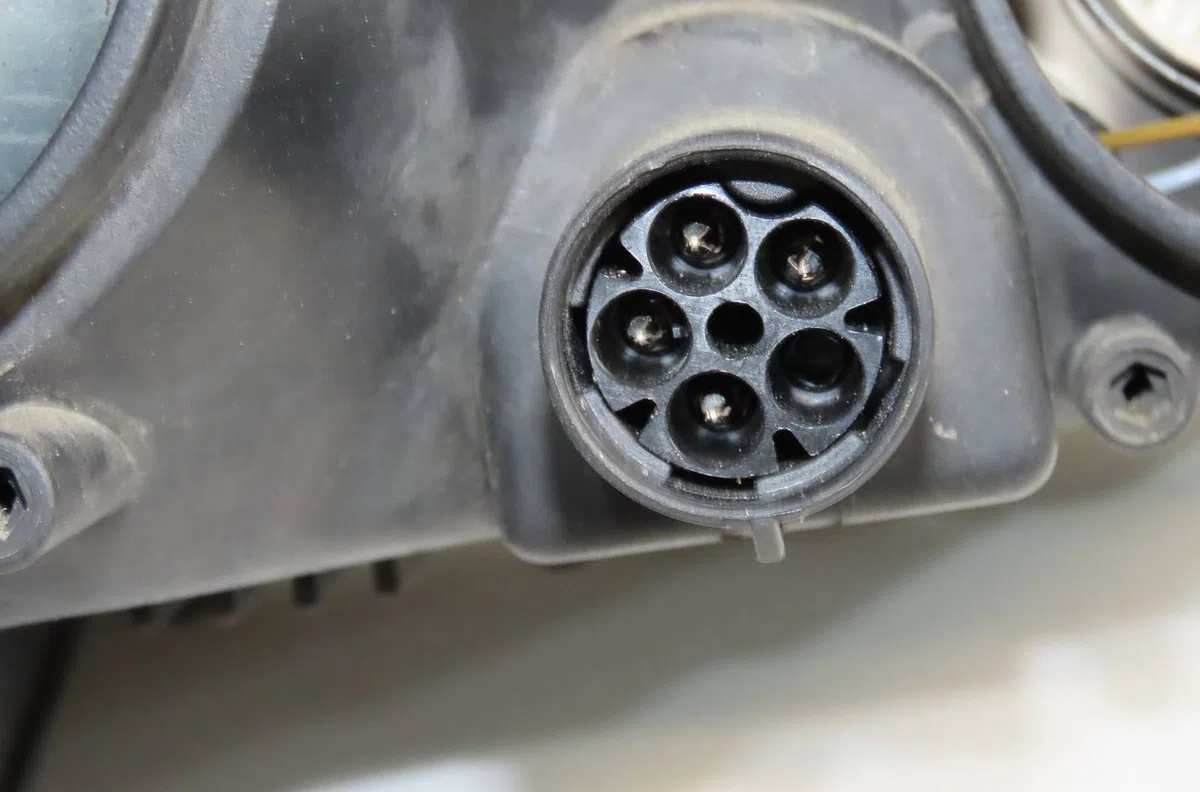 Phare gauche Opel OMEGA B (V94) 2.5 td (f69, m69, p69) (1994-2003) occasion