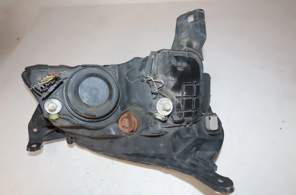 Phare gauche Opel TIGRA TwinTop (X04) 1.4 (r97) (2004-2010) occasion