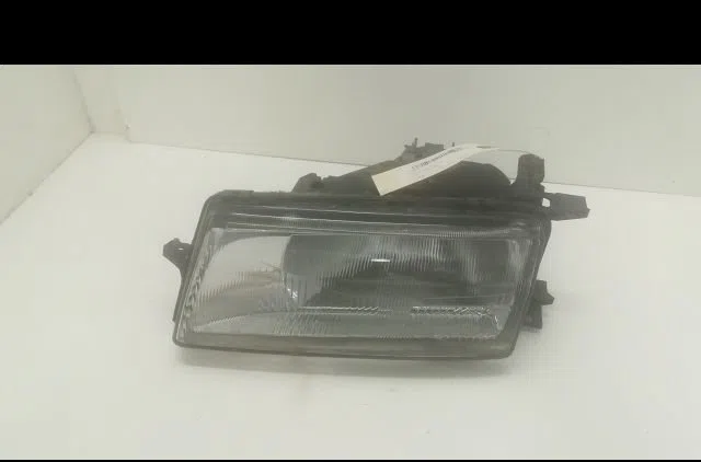 Phare gauche Opel VECTRA A 3-5 portes (J89) 1.6 i (f68, m68) (1993-1995) occasion