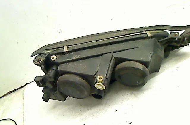 Phare gauche Opel VECTRA B 3-5 portes (J96) 1.8 i 16v (f68) (1995-2000) occasion
