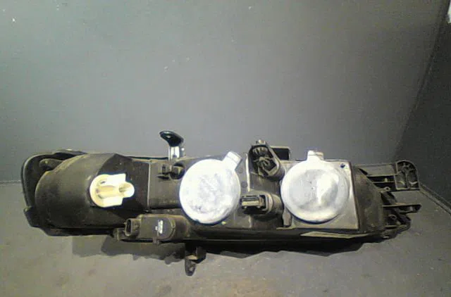 Phare gauche Opel VECTRA B 3-5 portes (J96) 2.0 di 16v (f68) (1996-2000) occasion