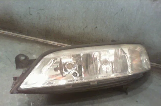 Phare gauche Opel VECTRA B (J96) 1.6 i 16v (f19) (1995-2002) occasion