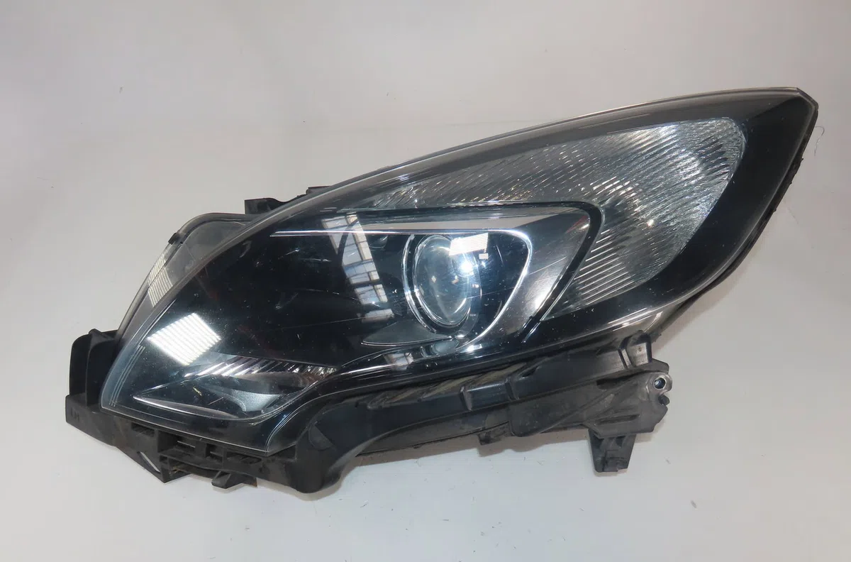Phare gauche Opel ZAFIRA TOURER C (P12) 2.0 cdti (75) (2011) occasion