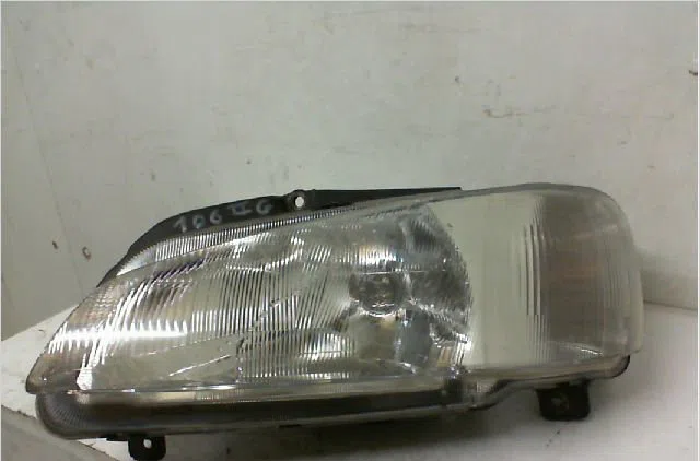 Phare gauche PEUGEOT 106  1.0i occasion
