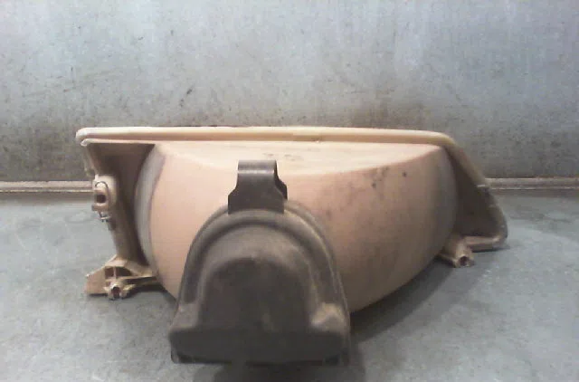 Phare gauche PEUGEOT 106 1995 occasion