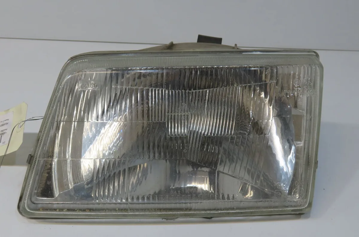Phare gauche Peugeot 205 II (20A-C) 1.7 diesel (1987-1998) occasion