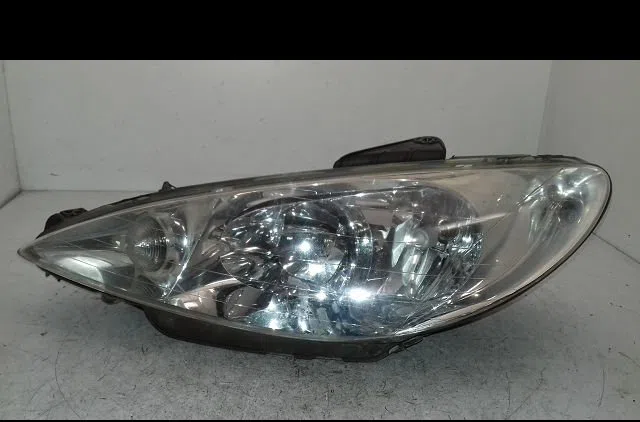 Phare gauche Peugeot 206 (2L_, 2M_) 1.4 i (2lkfwa, 2mkfwa) (2009-2013) 3 portes occasion
