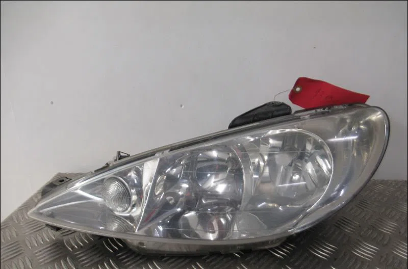 Phare gauche Peugeot 206 3-5 portes (2A-C) 1.4 hdi eco 70 (2001-2009) 5 portes occasion