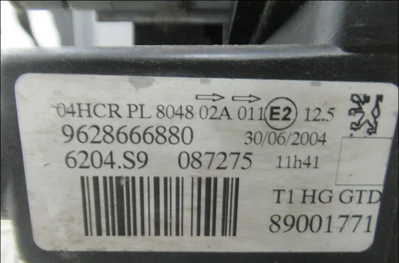 Phare gauche Peugeot 206 3-5 portes (2A-C) 1.4 i (1998-2012) 3 portes occasion