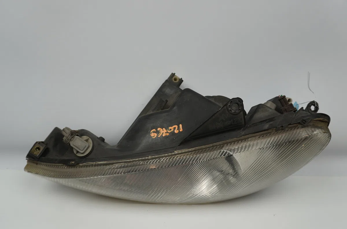 Phare gauche Peugeot 206 3-5 portes (2A-C) 1.6 16v (2000-2009) 3 portes occasion