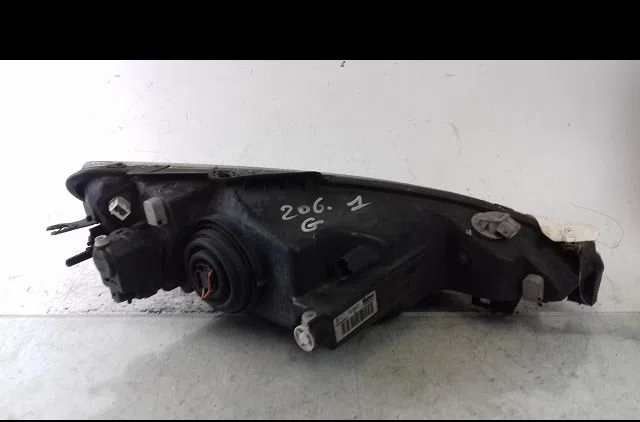Phare gauche Peugeot 206 3-5 portes (2A-C) 2.0 hdi 90 (1999-2009) 5 portes occasion