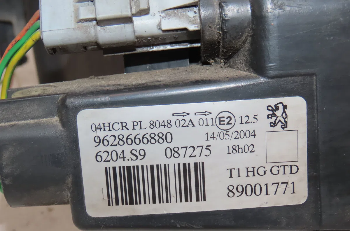 Phare gauche Peugeot 206 SW (2E-K) 2.0 hdi (2002-2007) occasion