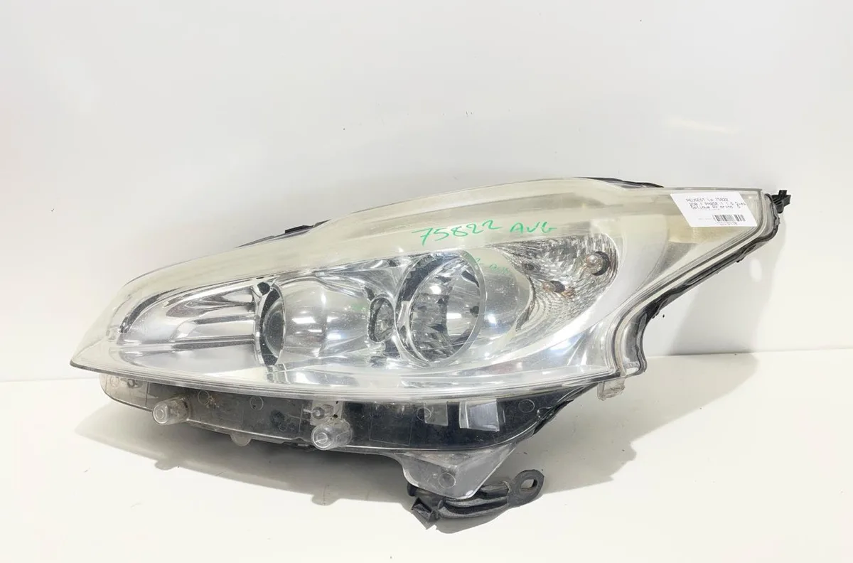 Phare gauche PEUGEOT 208 1 PHASE 1 occasion