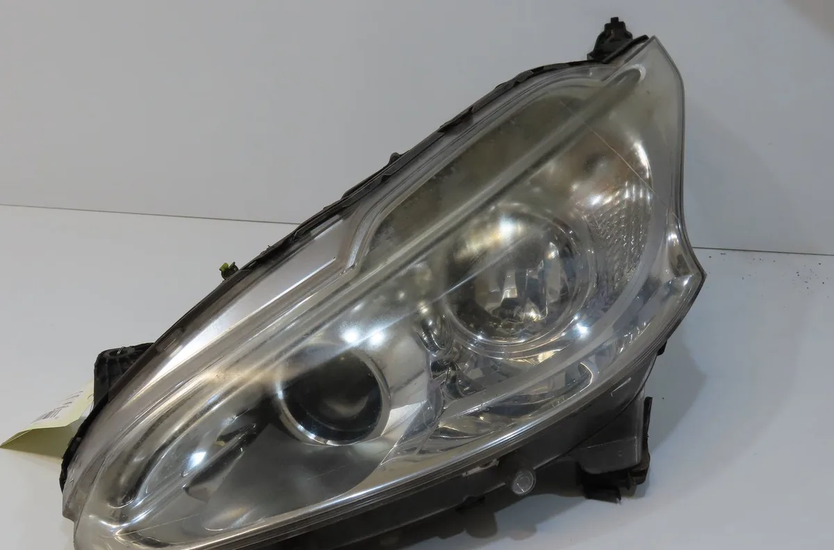 Phare gauche Peugeot 208 I (CA_, CC_) 1.4 hdi (2012) 3 portes occasion