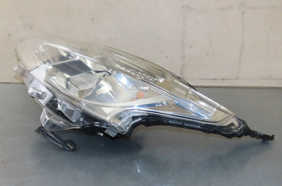 Phare gauche Peugeot 208 I (CA_, CC_) 1.4 vti (2012) occasion