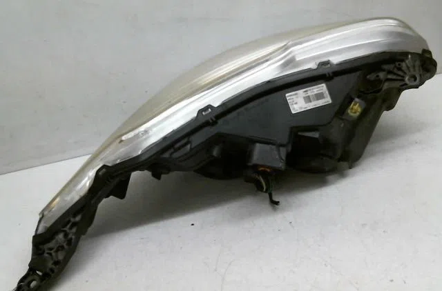 Phare gauche Peugeot 208 I (CA_, CC_) 1.6 hdi (2012) 5 portes occasion