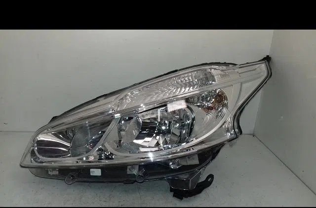 Phare gauche Peugeot 208 I (CA_, CC_) 1.6 hdi - bluehdi 75 (2013) 5 portes occasion