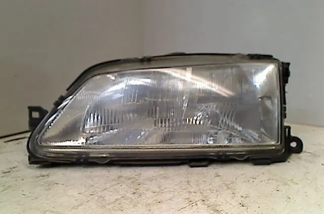Phare gauche PEUGEOT 306  1.4i 75ch occasion