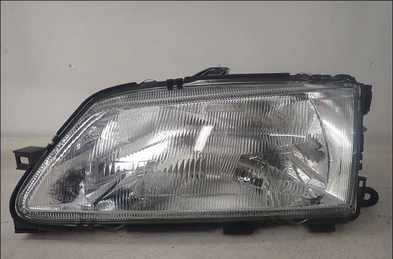 Phare gauche PEUGEOT 306  1.9 D occasion