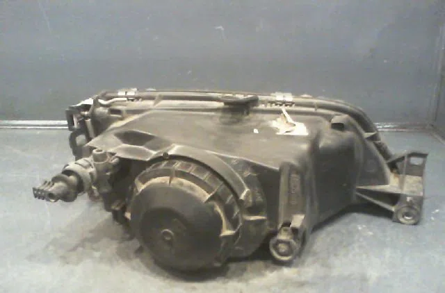 Phare gauche PEUGEOT 306 1996 occasion