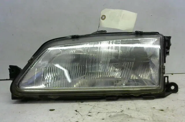 Phare gauche Peugeot 306 3-5 portes (7A, 7C, N3, N5) 1.1 (1993-2001) occasion