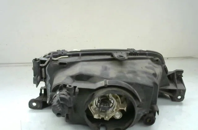 Phare gauche Peugeot 306 3-5 portes (7A, 7C, N3, N5) 1.4 (1993-2001) 5 portes occasion