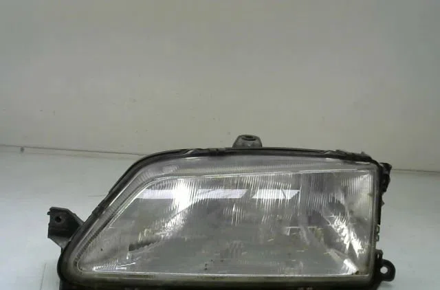 Phare gauche Peugeot 306 3-5 portes (7A, 7C, N3, N5) 1.4 (1993-2001) 5 portes occasion