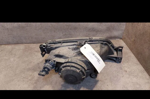 Phare gauche Peugeot 306 3-5 portes (7A, 7C, N3, N5) 1.4 (1993-2001) 5 portes occasion