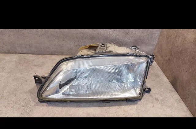 Phare gauche Peugeot 306 3-5 portes (7A, 7C, N3, N5) 1.4 (1993-2001) 5 portes occasion