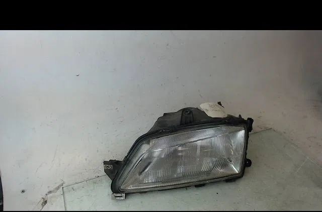 Phare gauche Peugeot 306 3-5 portes (7A, 7C, N3, N5) 1.6 (1993-2000) occasion