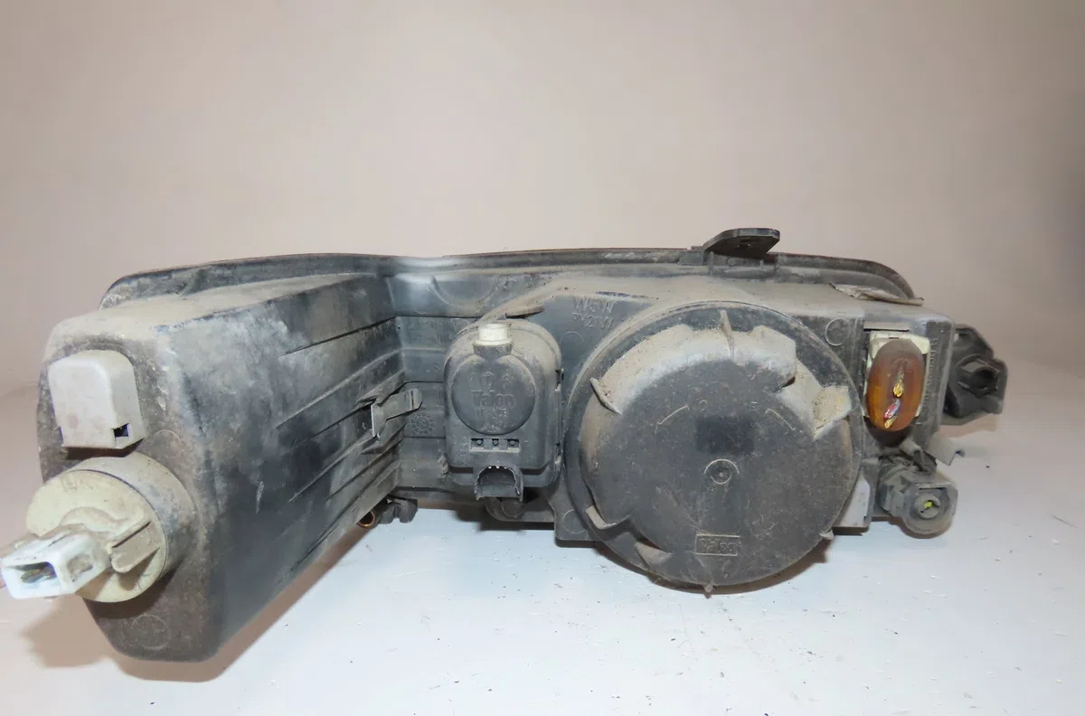 Phare gauche Peugeot 306 3-5 portes (7A, 7C, N3, N5) 1.6 (1993-2000) occasion