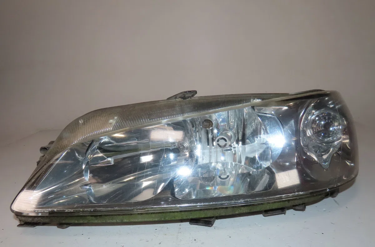Phare gauche Peugeot 306 3-5 portes (7A, 7C, N3, N5) 1.6 (1993-2000) occasion