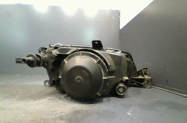 Phare gauche Peugeot 306 3-5 portes (7A, 7C, N3, N5) 1.9 d (1994-2001) occasion