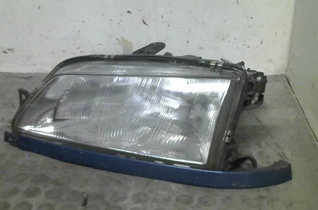 Phare gauche Peugeot 306 3-5 portes (7A, 7C, N3, N5) 1.9 dt (1993-2001) occasion