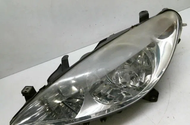 Phare gauche Peugeot 307 (3A-C) 1.6 16v (2000-2007) 5 portes occasion