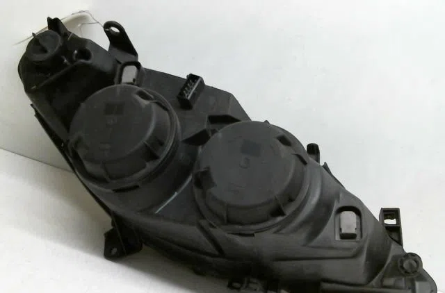 Phare gauche Peugeot 307 (3A-C) 1.6 16v (2000-2007) 5 portes occasion