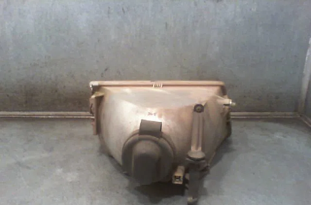 Phare gauche PEUGEOT 309 Phase 1 10-1985--06-1989 occasion