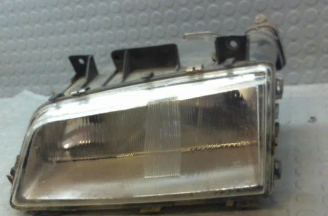 Phare gauche Peugeot 405 II (4B) 1.8 (1992-1995) occasion