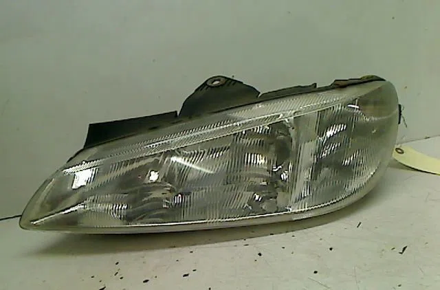 Phare gauche Peugeot 406 (8B) 1.8 16v (1995-2000) occasion