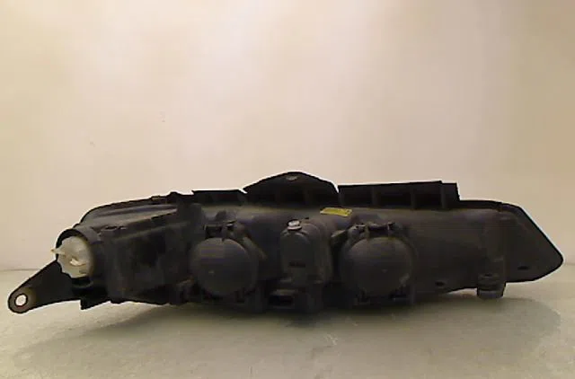 Phare gauche Peugeot 406 (8B) 2.0 hdi 110 (1998-2001) 4 portes occasion