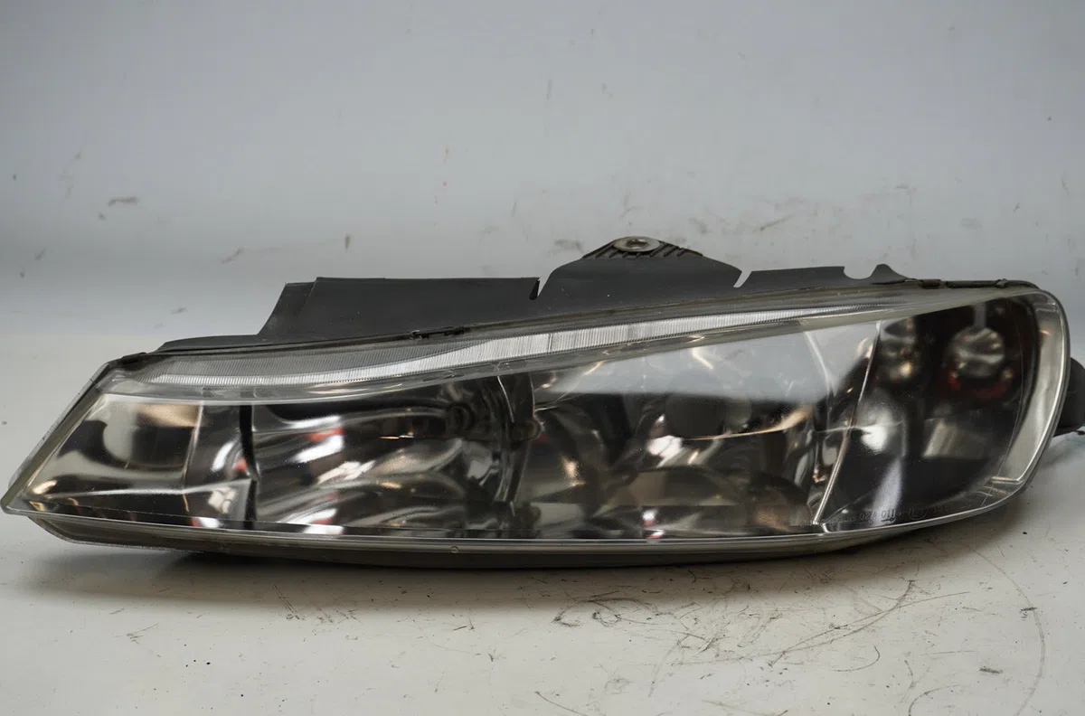 Phare gauche Peugeot 406 (8B) 2.0 hdi 90 (1999-2004) occasion