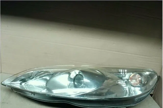 Phare gauche PEUGEOT 407 2006 occasion