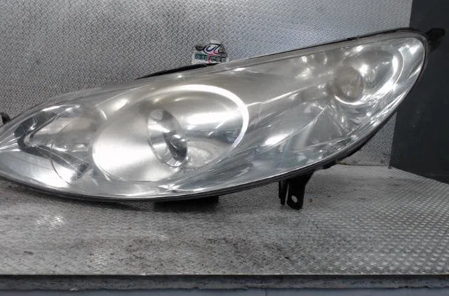 Phare gauche PEUGEOT 407  407 PHASE 2 BREAK occasion