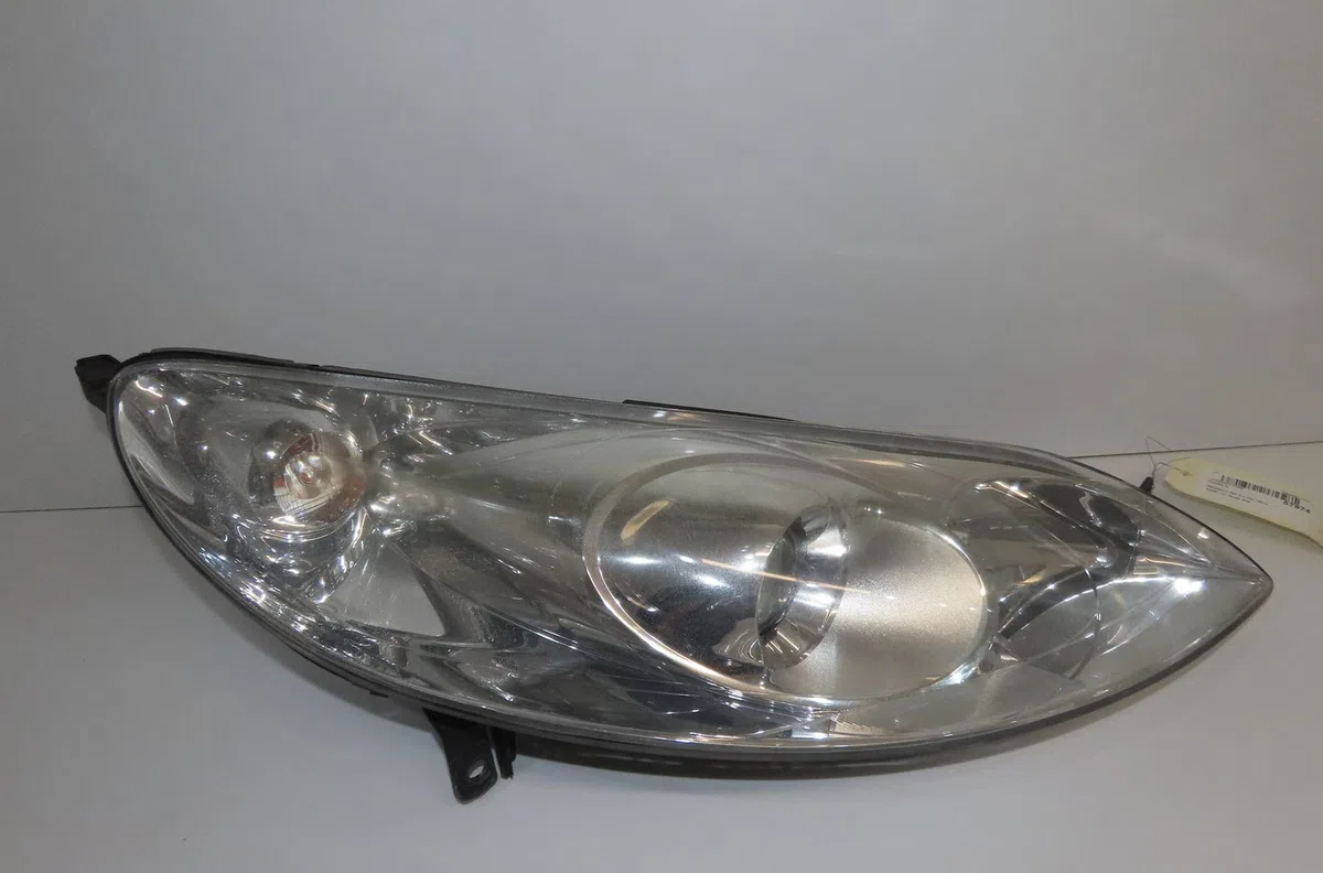 Phare gauche Peugeot 407 (6D_) 2.0 hdi 135 (6drhrh, 6drhre, 6drhrg, 6drhrj) (2004-2010) 4 portes occasion