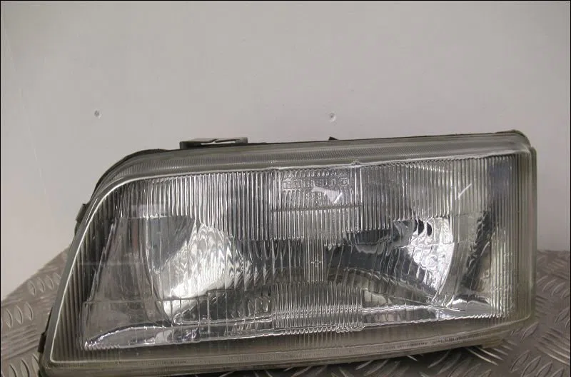 Phare gauche Peugeot BOXER Camionnette (230L) 2.5 tdi (1997-2002) occasion