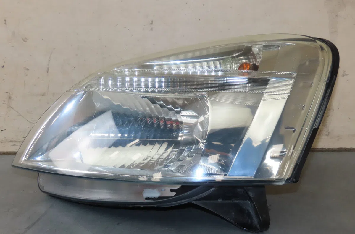 Phare gauche Peugeot PARTNER Camionnette-Monospace (5_, G_) 1.9 d (1996-2002) 3 portes occasion