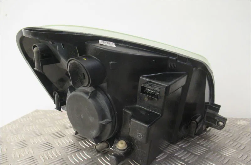 Phare gauche Peugeot PARTNER Camionnette-Monospace (5_, G_) 2.0 hdi (2000-2008) 3 portes occasion