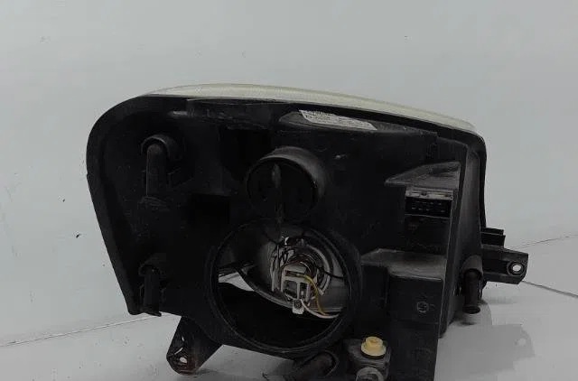 Phare gauche Peugeot PARTNER Monospace (5_, G_) 1.6 16v (2001-2008) occasion