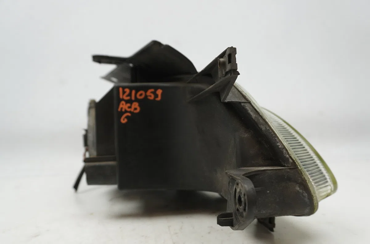 Phare gauche Peugeot PARTNER Monospace (5_, G_) 1.8 (1997-2002) occasion