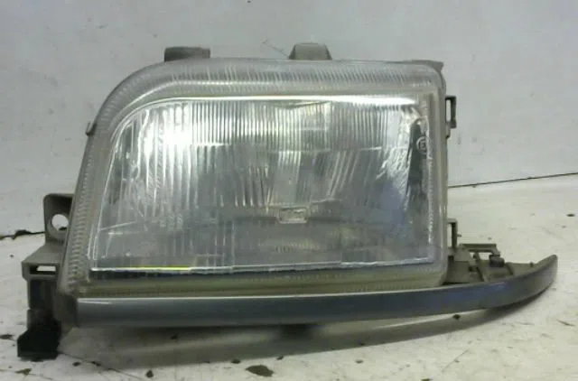 Phare gauche Renault CLIO I (B-C57_, 5-357_) 1.9 d (b-c-s576, b-c-s57l) (1991-1998) occasion